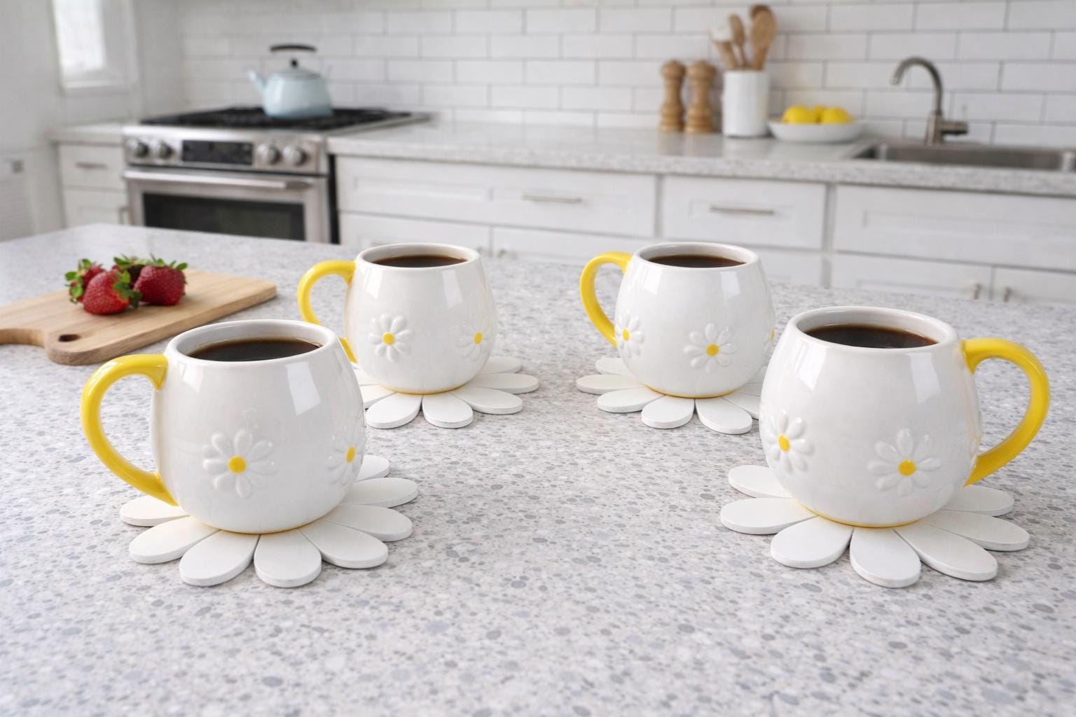 Set of 4 Daisy Rounded Mugs with Free Matching Coasters, Country Kitchen, Giftable