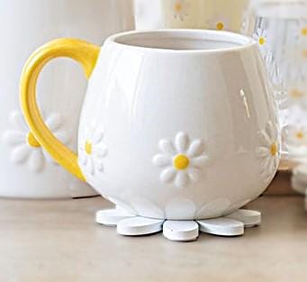 Ceramic Daisy Rounded Mug with Yellow Handle & Free Matching Coaster
